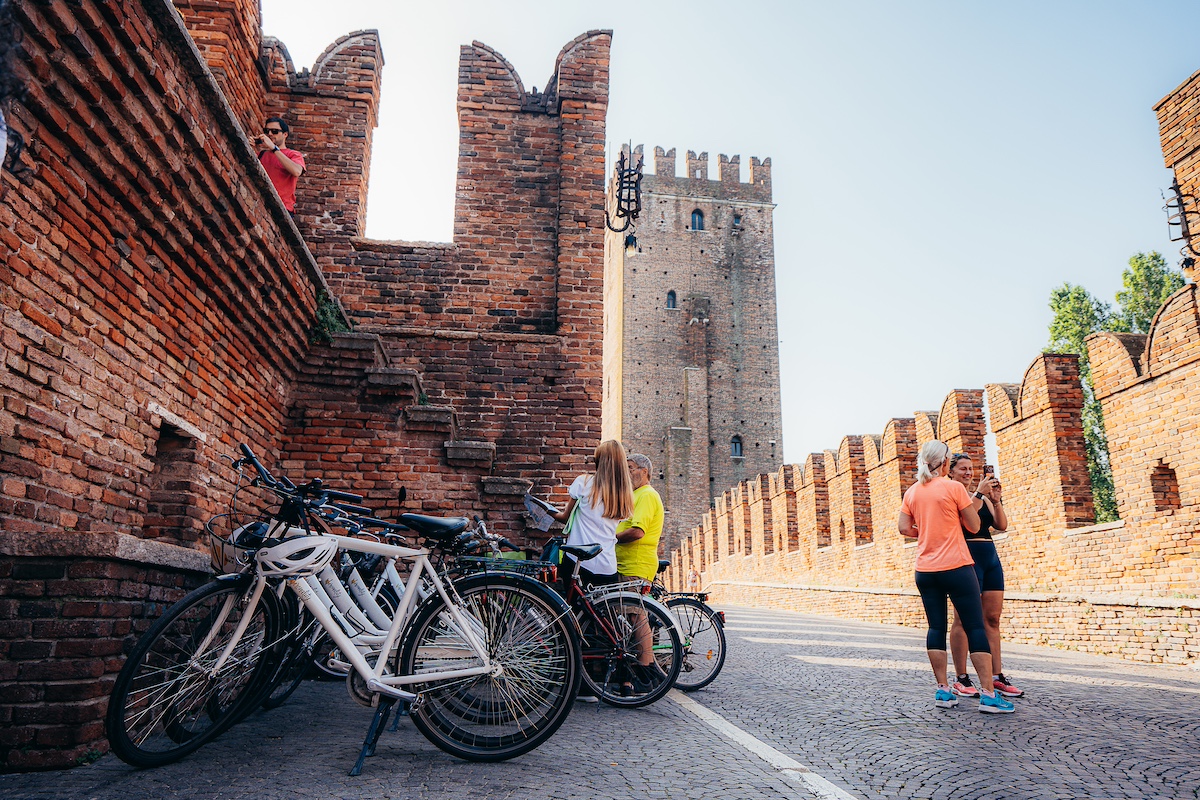 verona bike tour, bike tour in italy, castelvecchio verona, scaligero castle verina